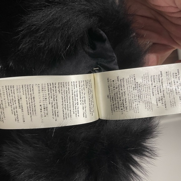 Authentic Fendi fox fur stole with buckle - Picture 5 of 7